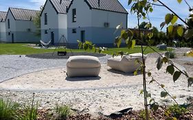Siedlisko na wydmach, sauna,domki klimatyzowane,starlink internet,parking